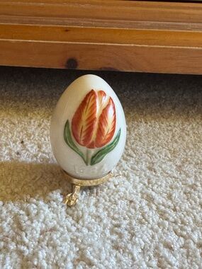 Painted Porcelain Egg with Tulip Motif on Gold Tripod Stand